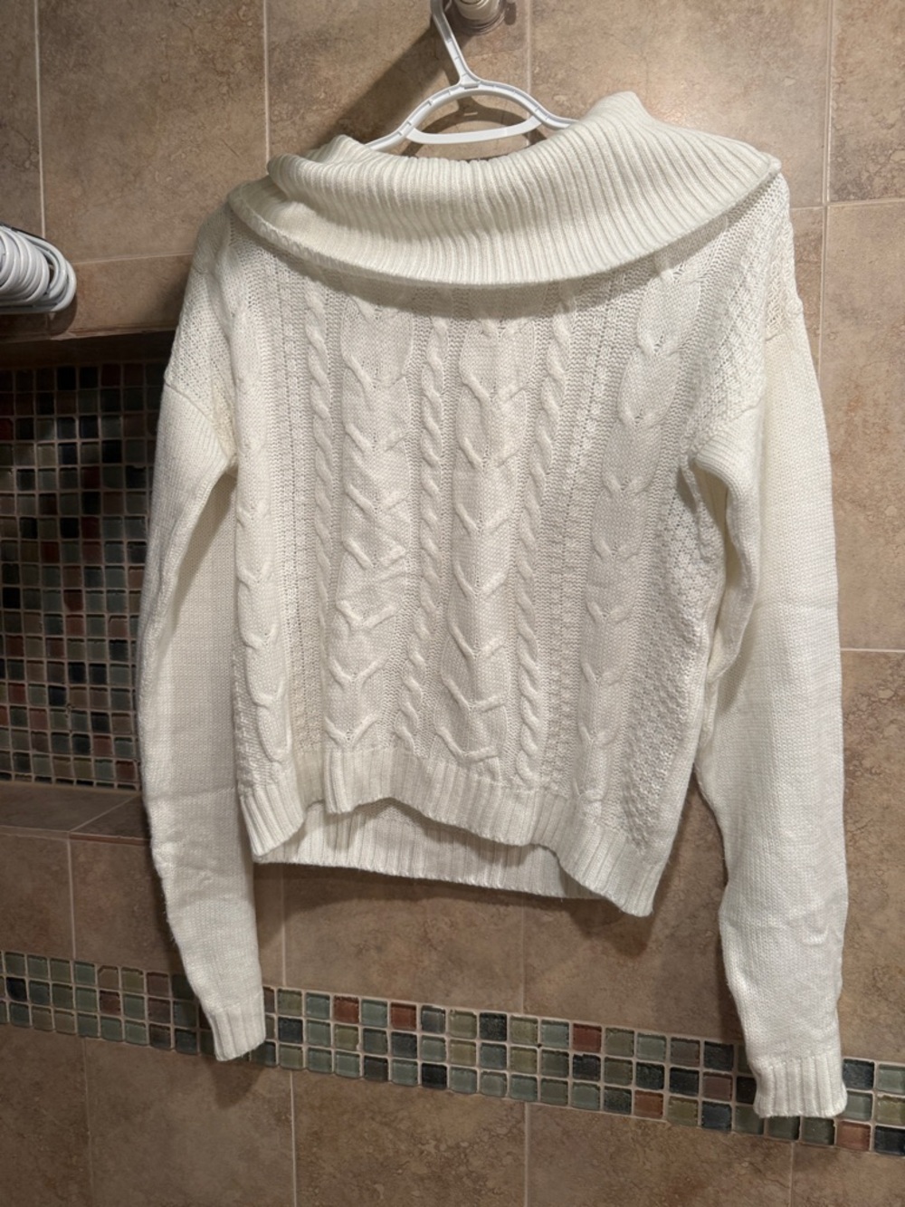 Women’s Cream Cable-Knit Off-Shoulder Sweater